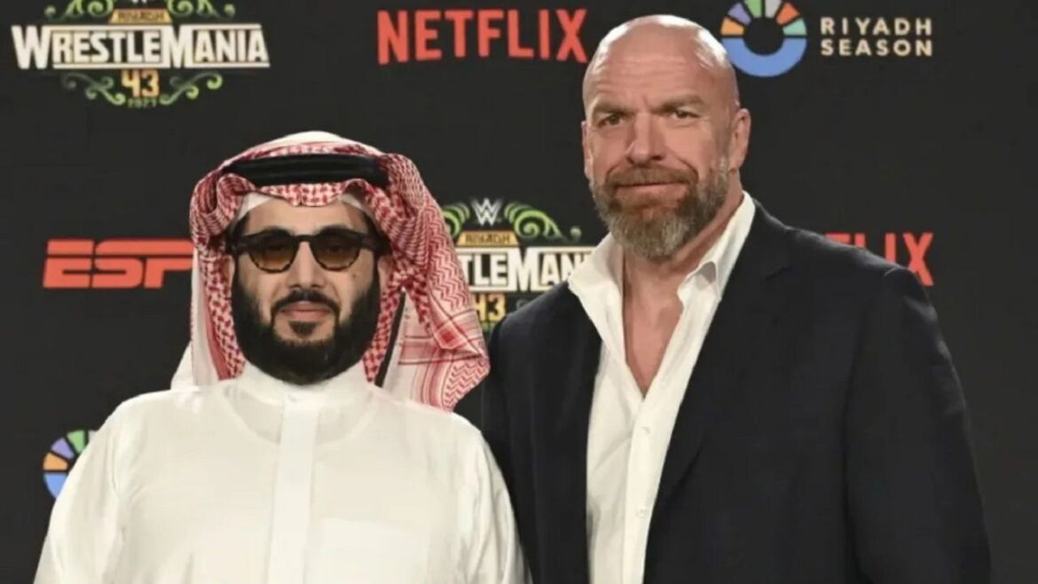 01-turki-triple-h-wwe-saudi-arabia-2025.jpg