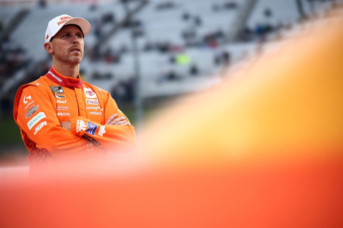 1761439801_denny-hamlin-joe-gibbs-racing-.jpg