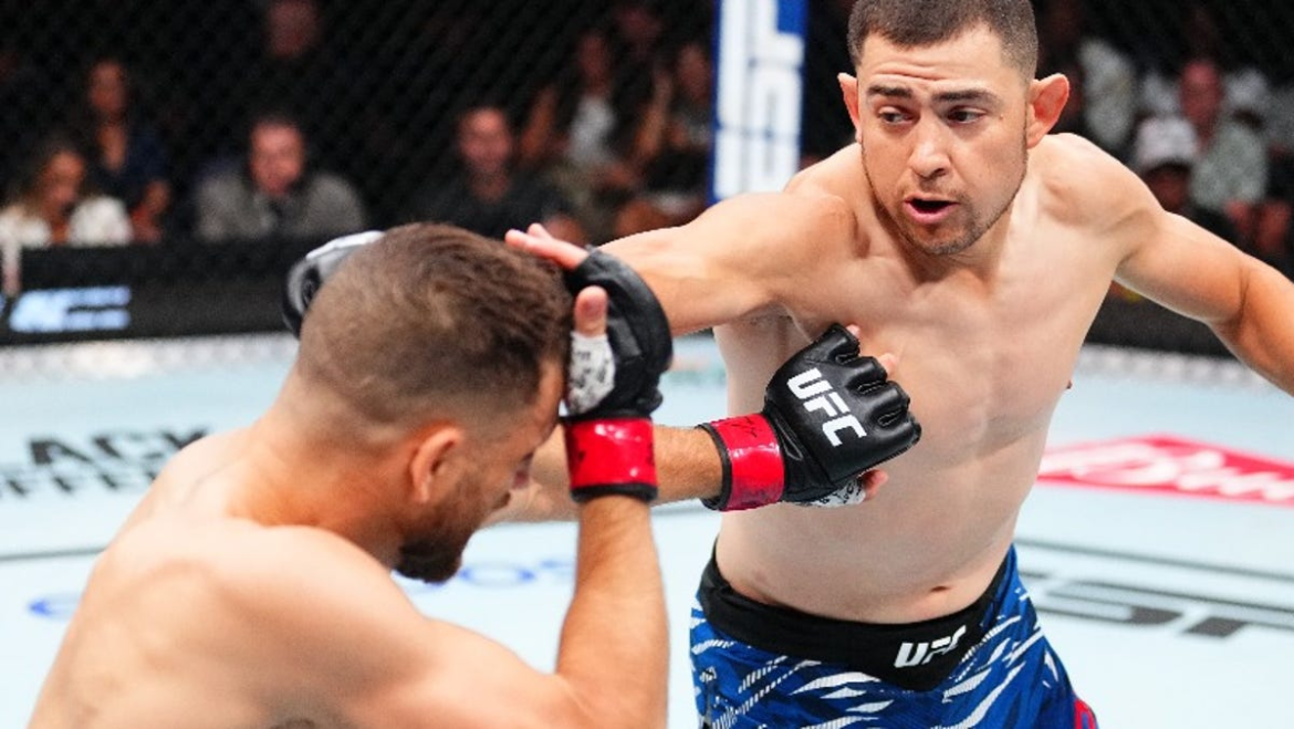 84930983007-steve-garcia-def-calvin-kattar-ufc-on-espn-70-1-via-ufc.png
