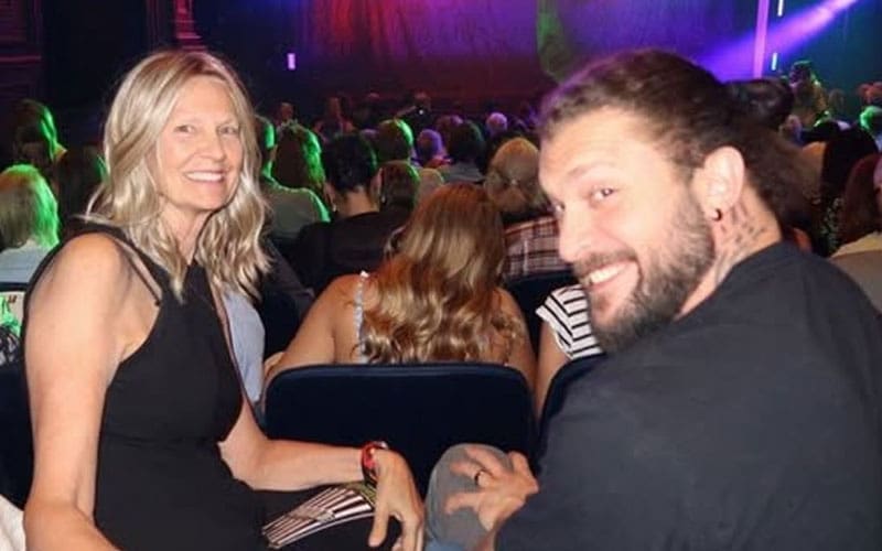 ex-wwe-star-karrion-kross-reveals-his-mother-is-now-cancer-free-00.jpg