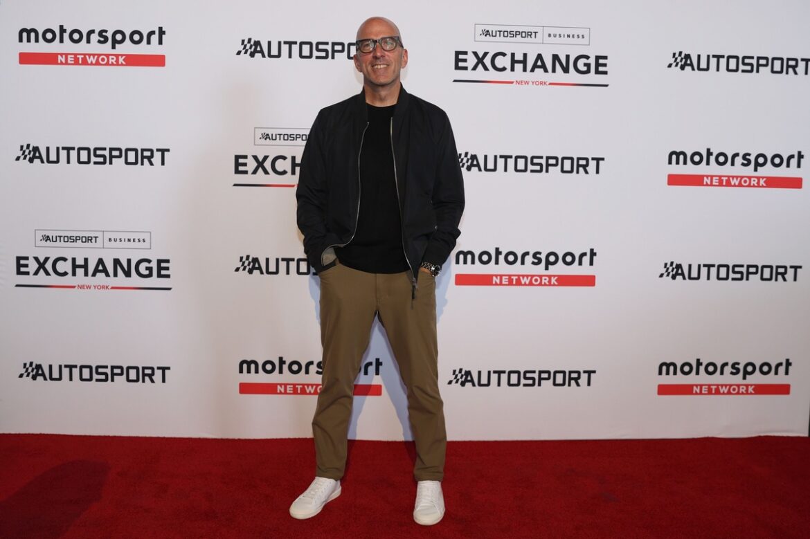 tim-clark-arrives-at-the-autos-2.jpg